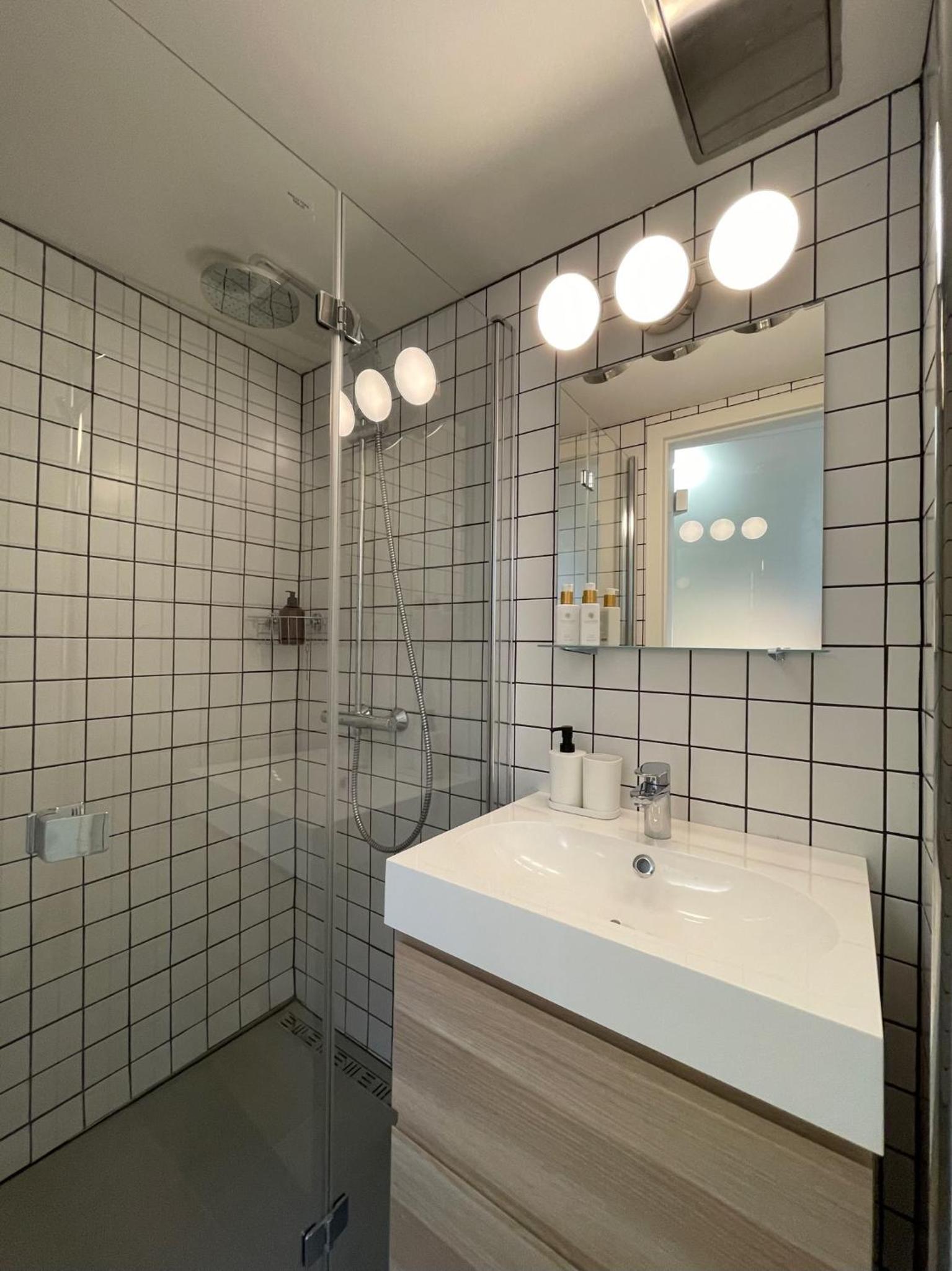 Urban Retreat I Modern Boho Apartments in Lovely Letná District - 10 minutes from Old Town
