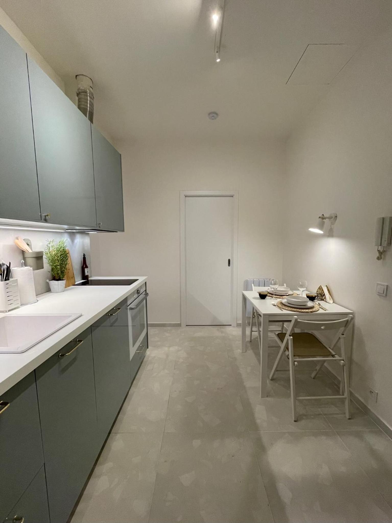 Urban Retreat I Modern Boho Apartments in Lovely Letná District - 10 minutes from Old Town