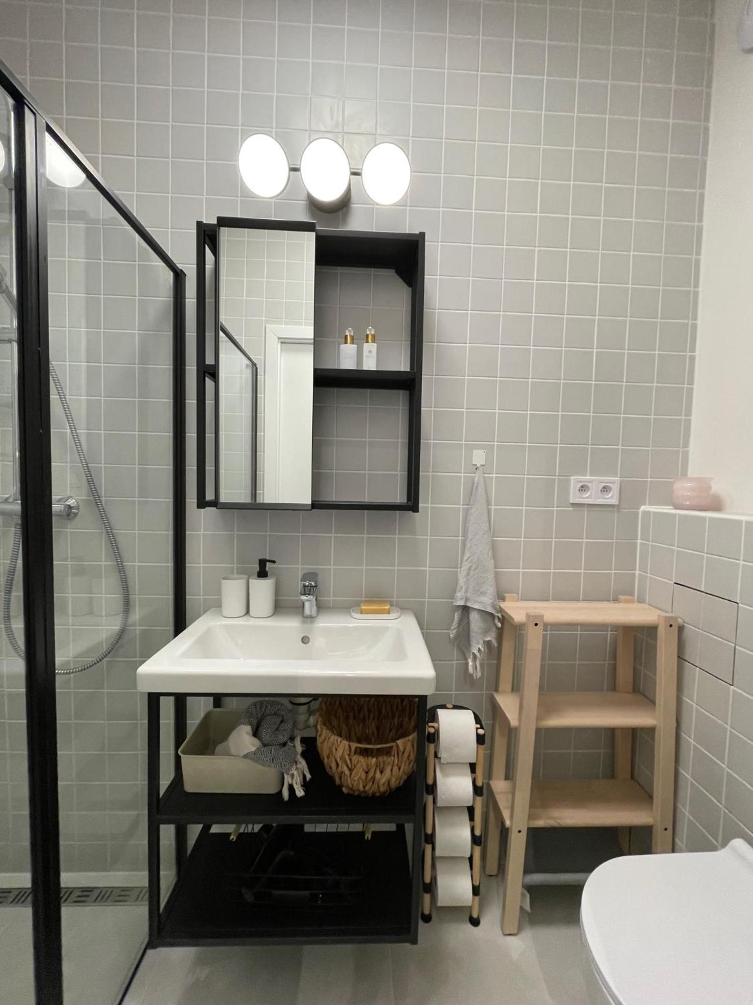 Urban Retreat I Modern Boho Apartments in Lovely Letná District - 10 minutes from Old Town