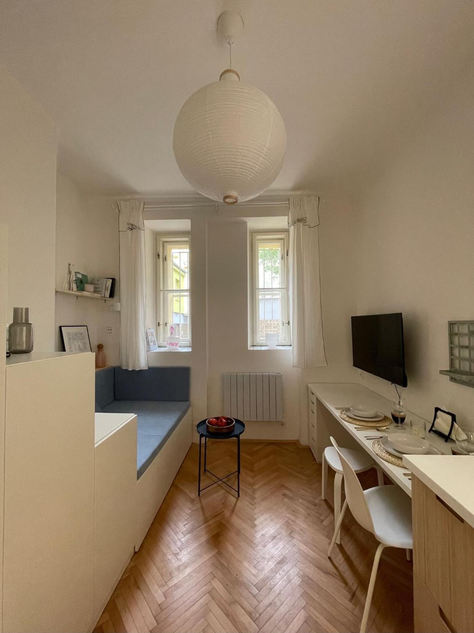 Urban Retreat I Modern Boho Apartments in Lovely Letná District - 10 minutes from Old Town