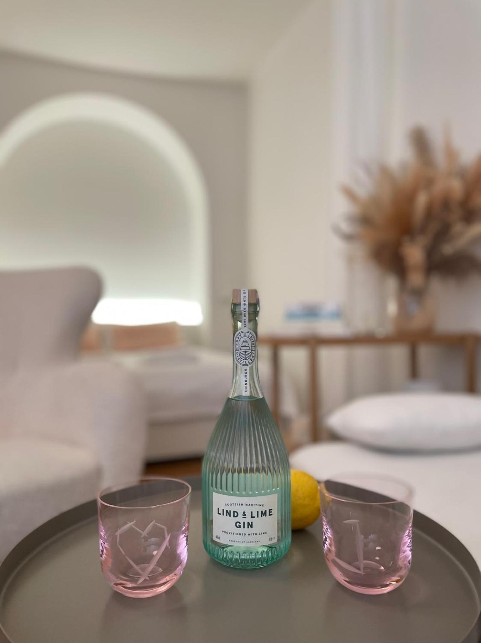 Urban Retreat I Modern Boho Apartments in Lovely Letná District - 10 minutes from Old Town