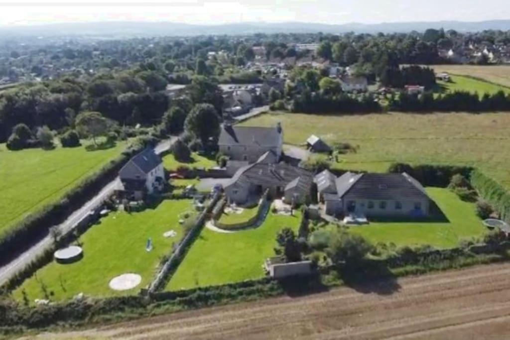 Chic Family Barn, edge of Frome + country views view 5