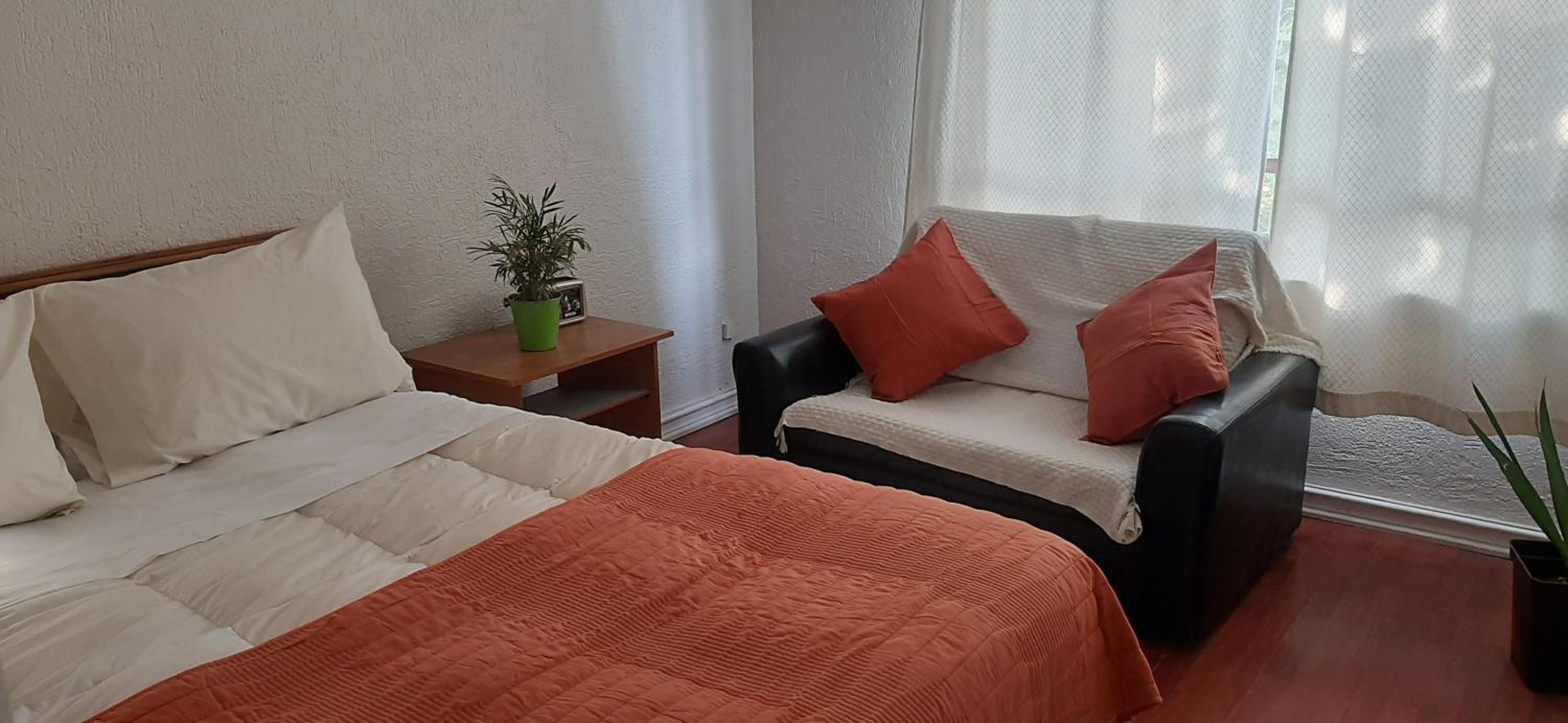 Habitación en dpto Paseo Bulnes