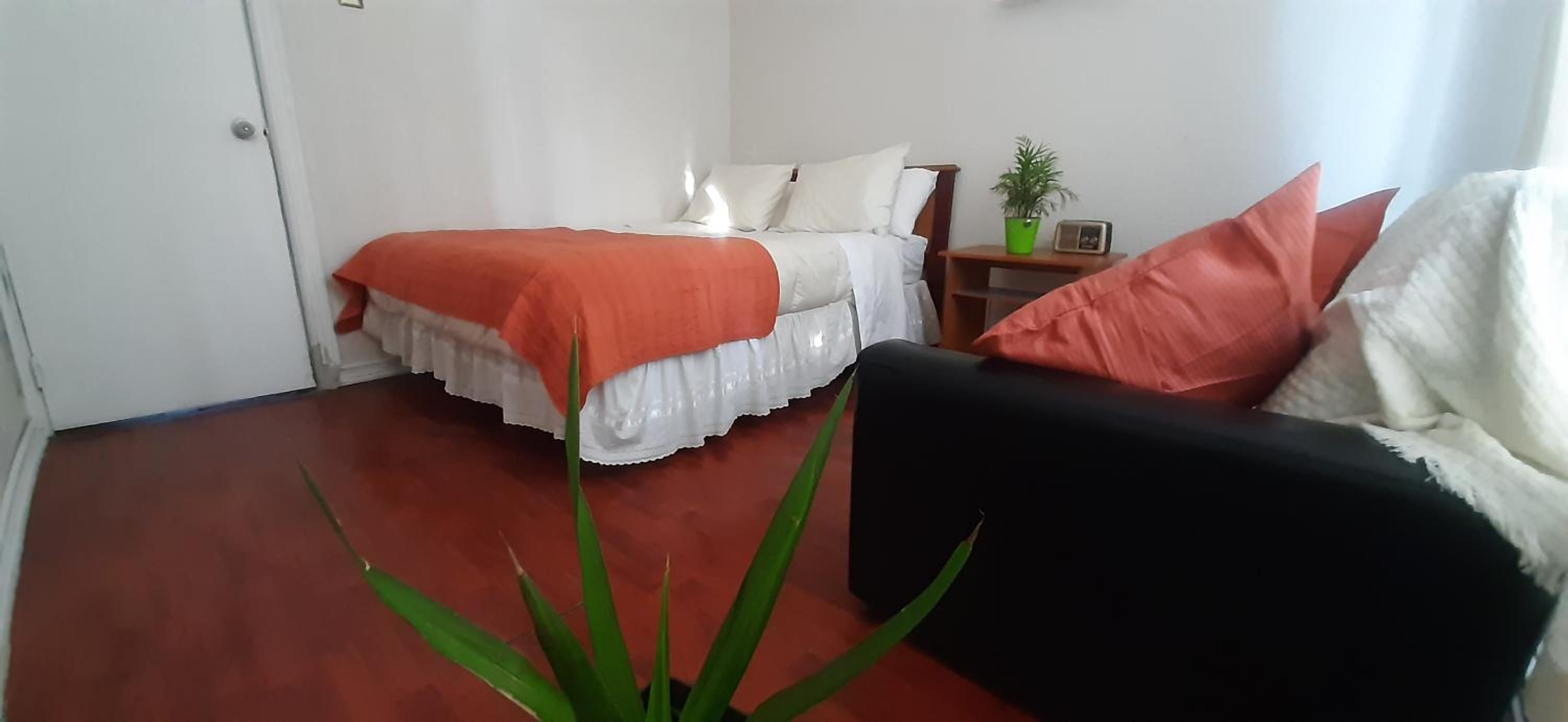 Habitación en dpto Paseo Bulnes