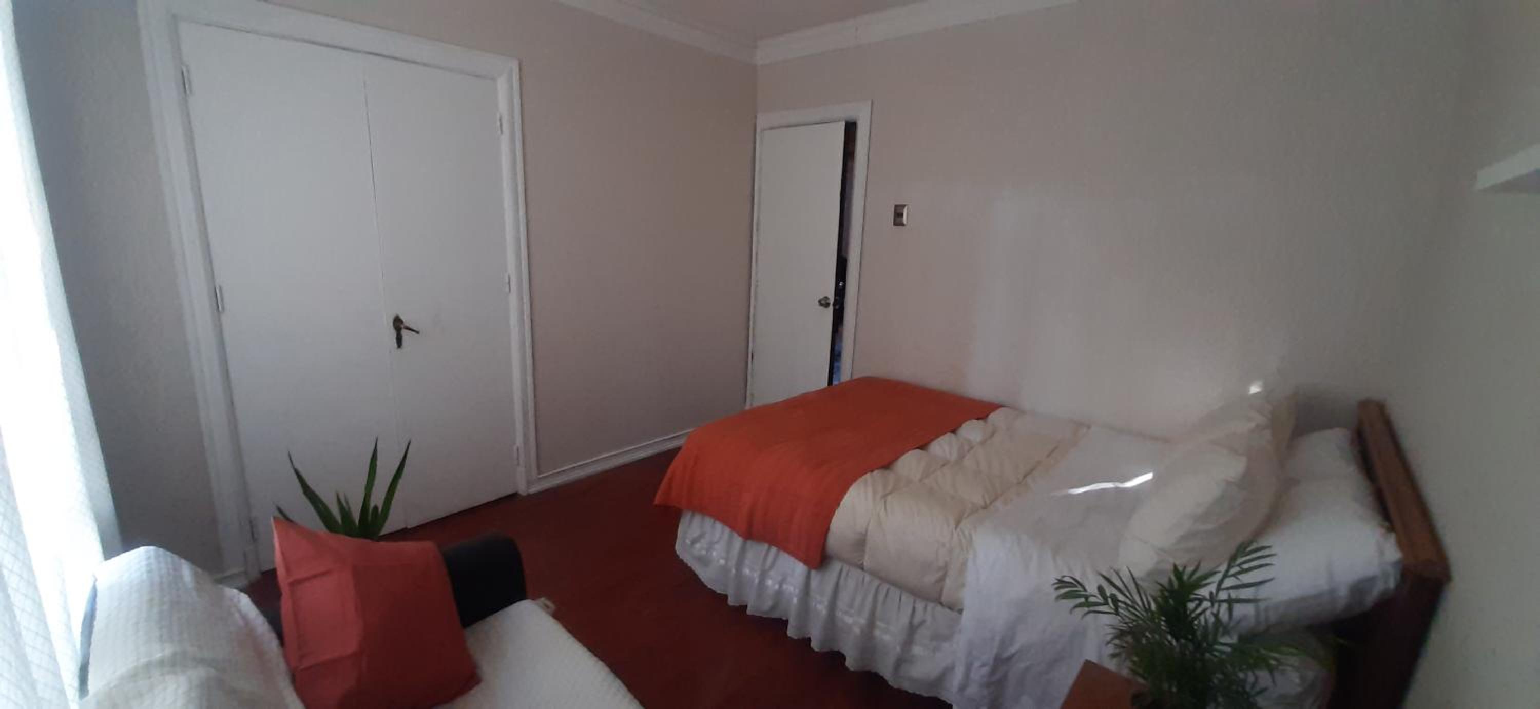 Habitación en dpto Paseo Bulnes