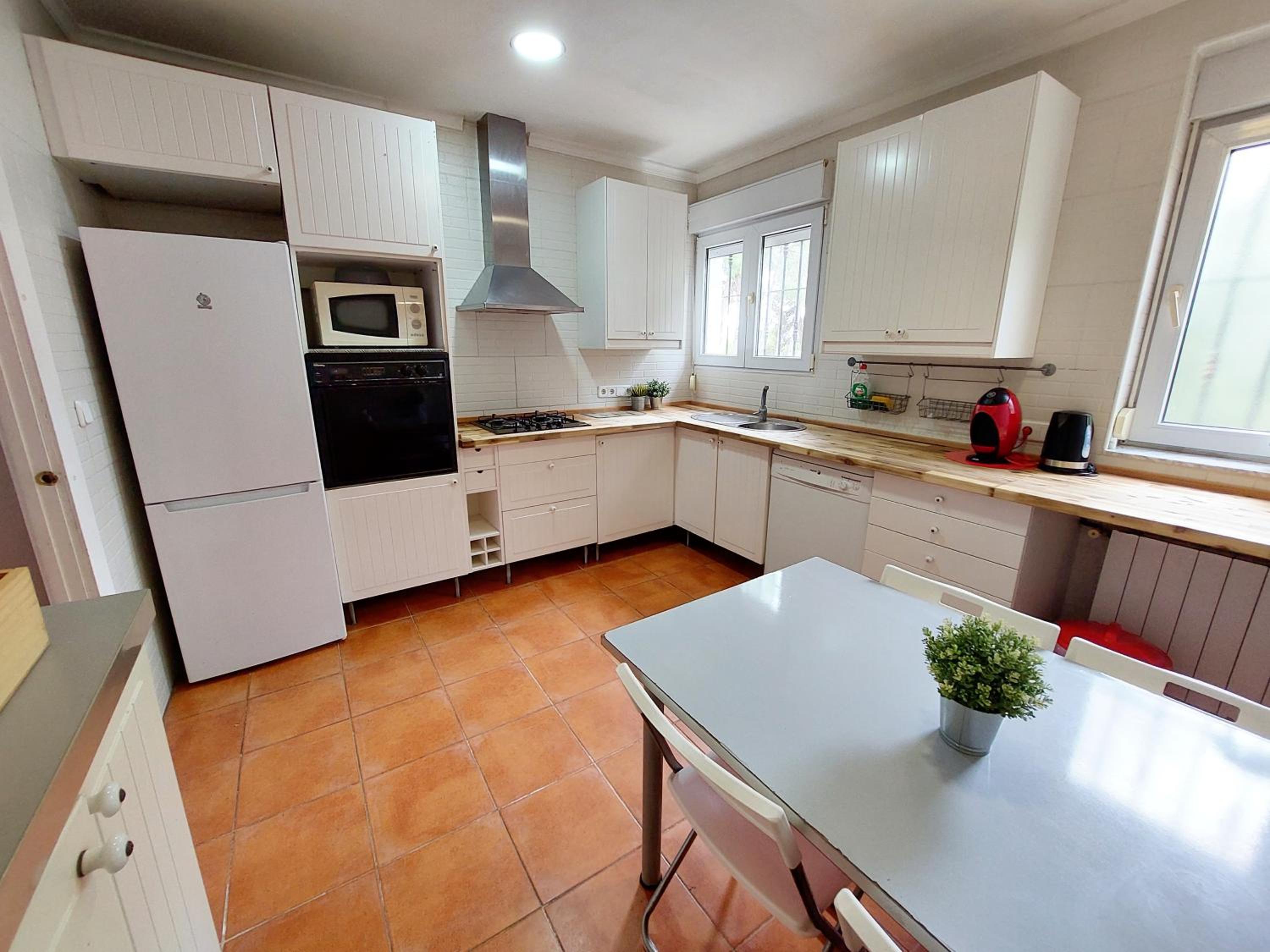 Chalet con piscina y barbacoa, Valencia