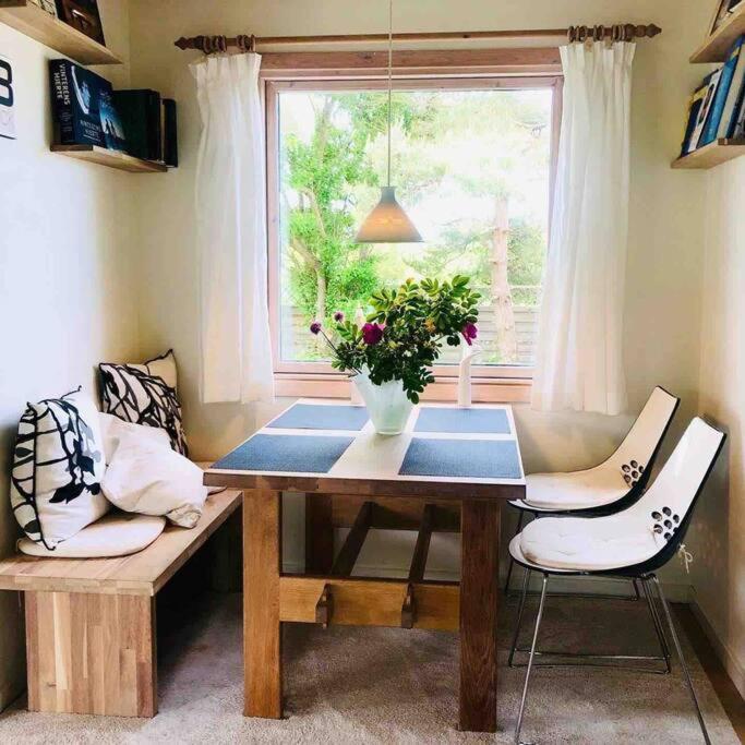 COZY HOLIDAY HOME by the sea view 2