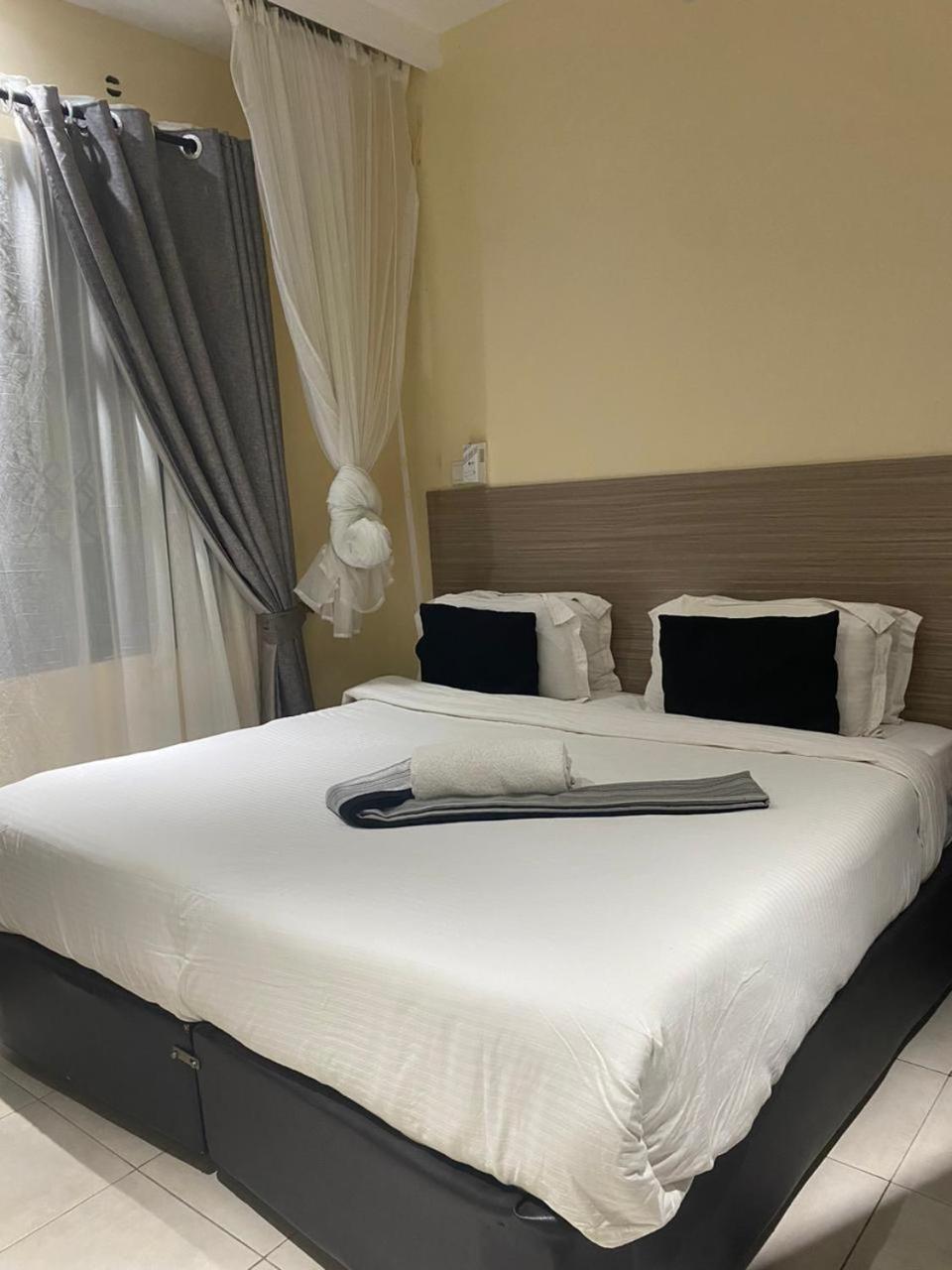 Lux Suites Sunset Holiday Homes view 2