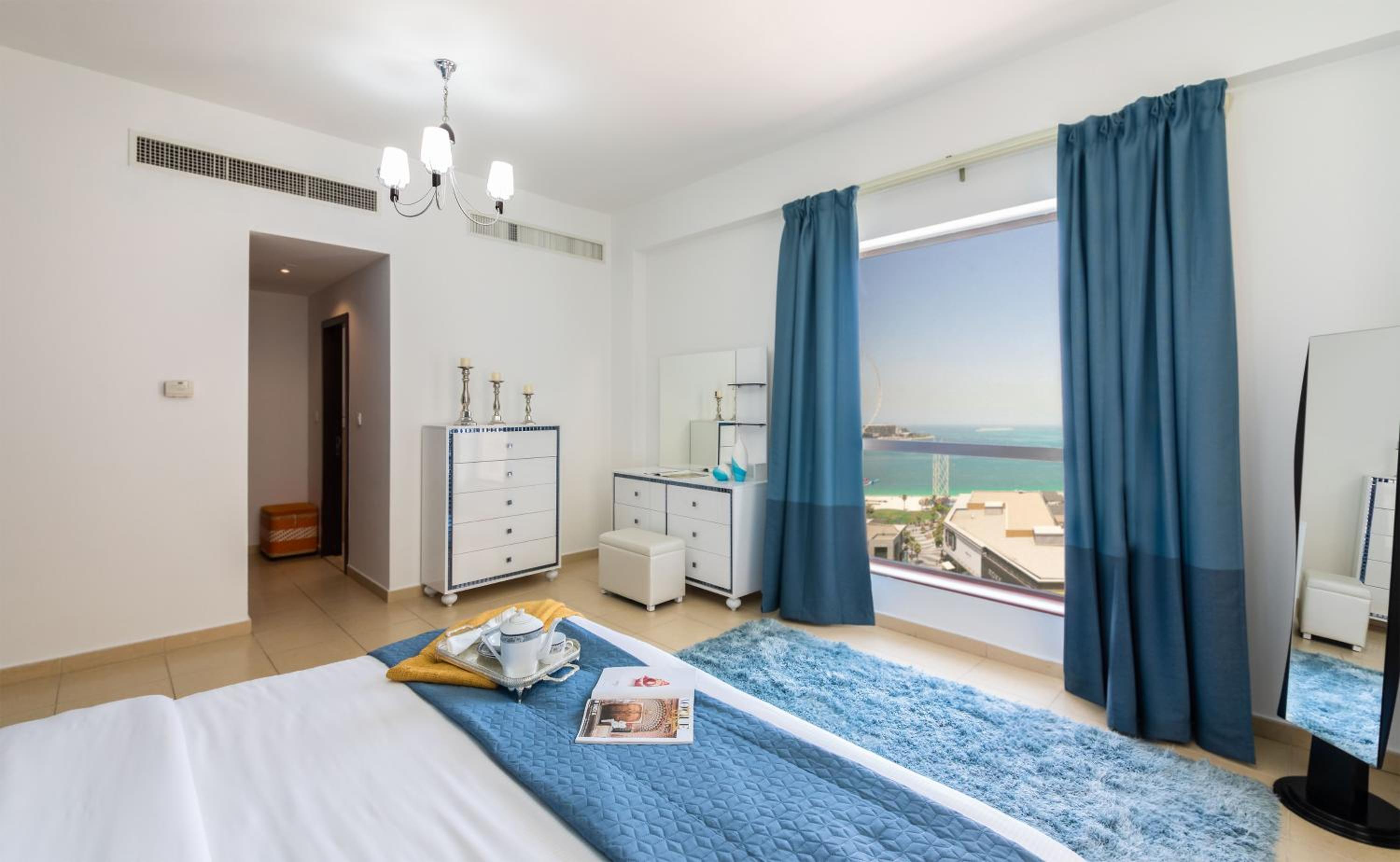 Maison Privee - Premium Apt in the Heart of JBR Beach, Dubai