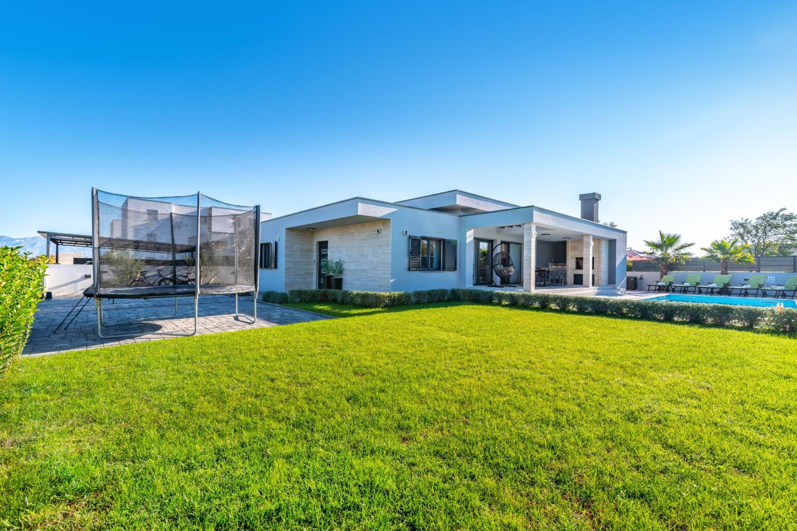 Hotel Villa Lorena Dalmacija - Image 1