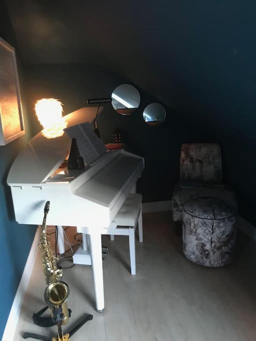 Ultra Stylish furnished Home in Edinburgh view 2