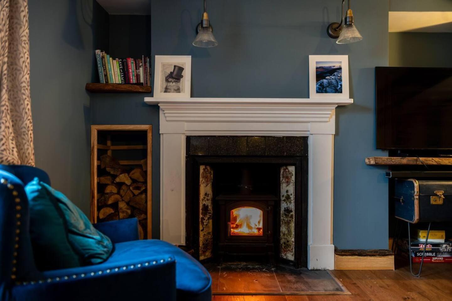3 bedroom Quirky Luxurious Cottage With Hot Tub view 3