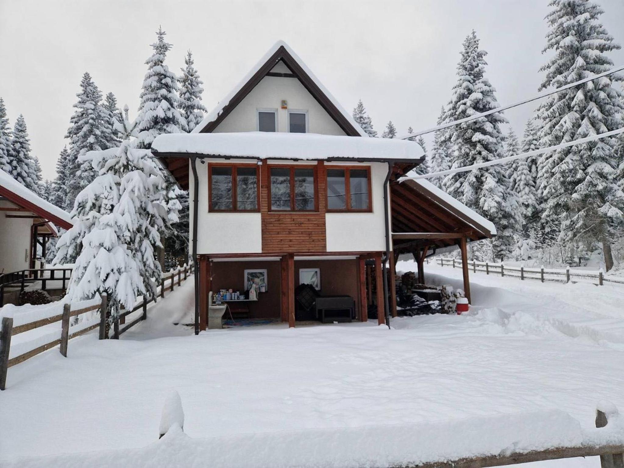Winter Holiday Home TT