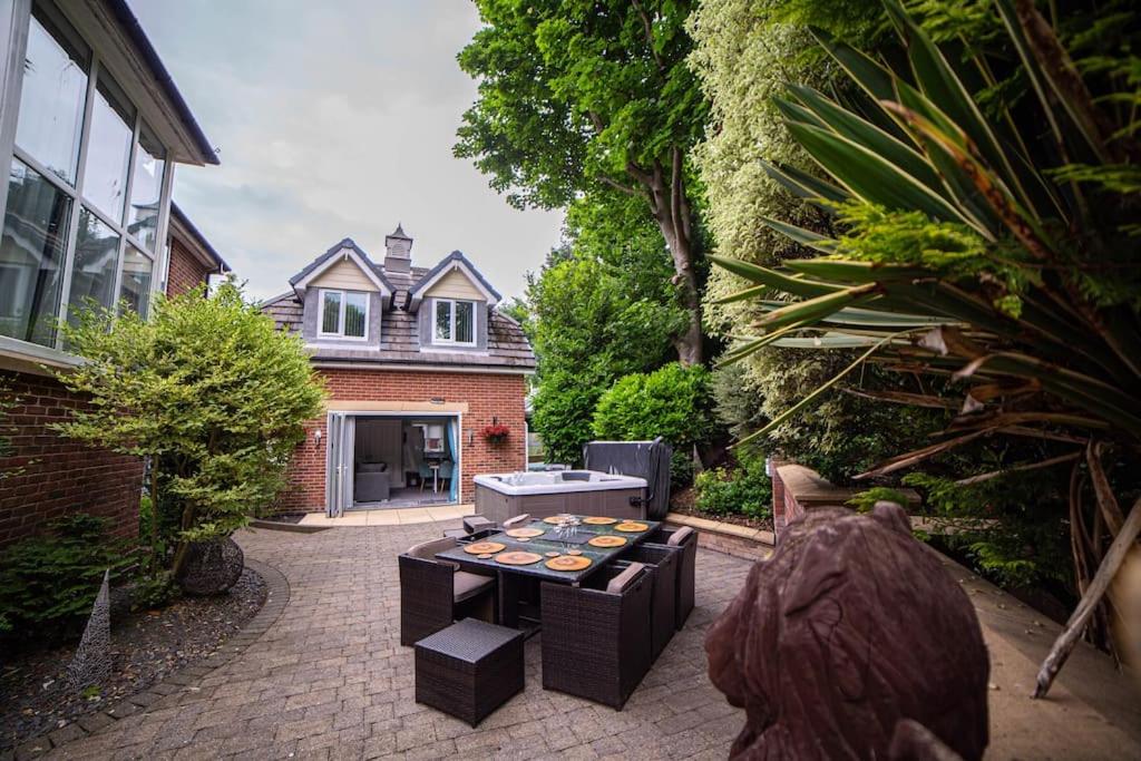 Eastfield Retreat with Hot Tub view 4