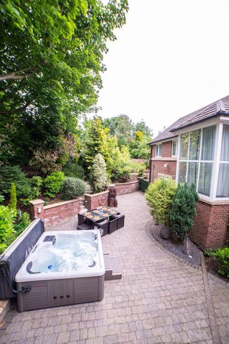 Eastfield Retreat with Hot Tub view 2