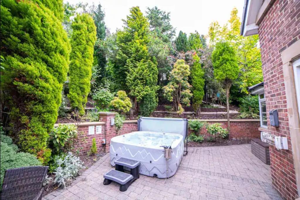 Eastfield Lodge with Hot Tub view 2