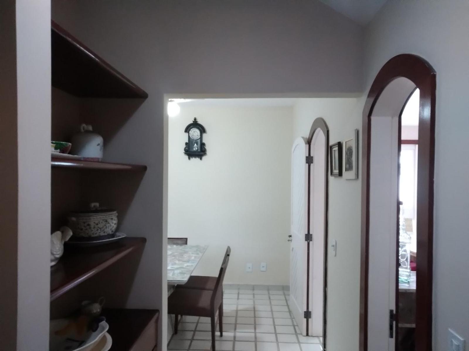 Um sonho de casa frente à laguna