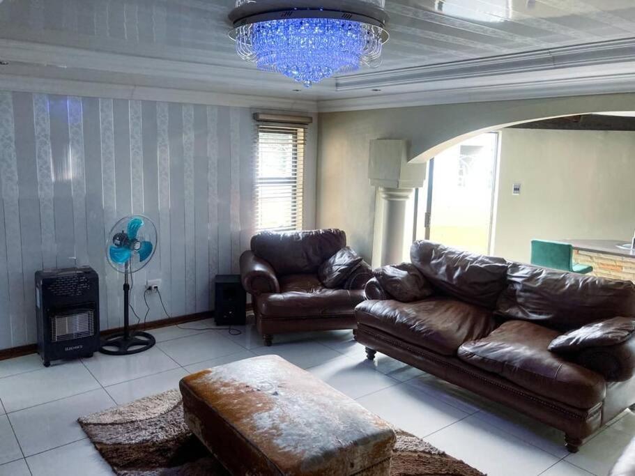Modern Delux 2 Bedroom Townhouse view 3