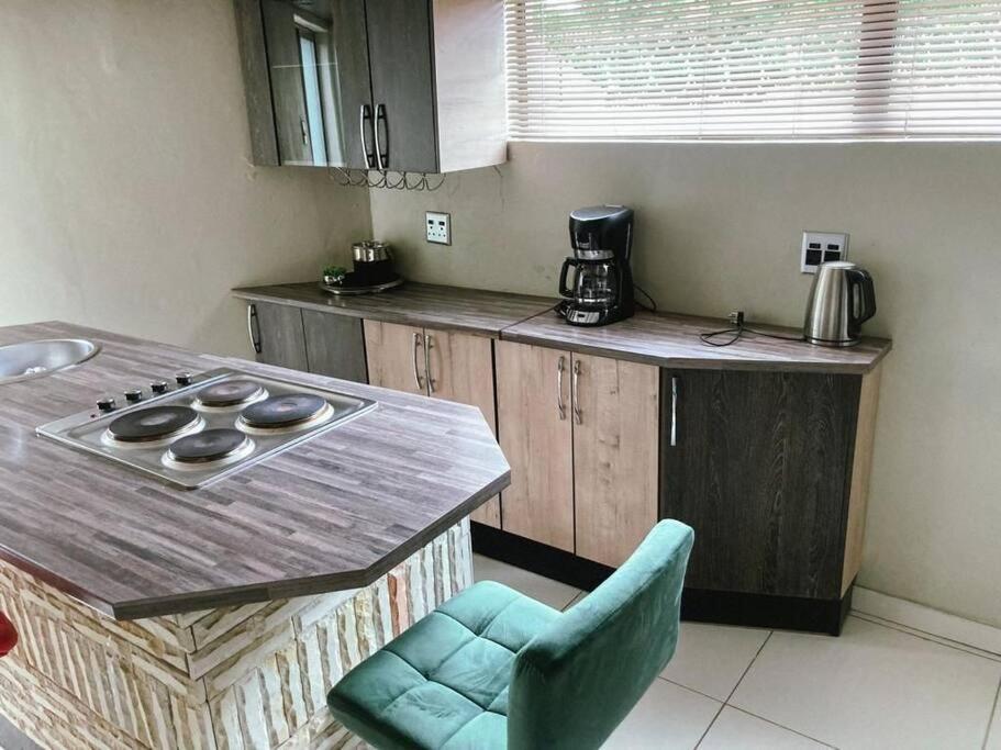 Modern Delux 2 Bedroom Townhouse view 4