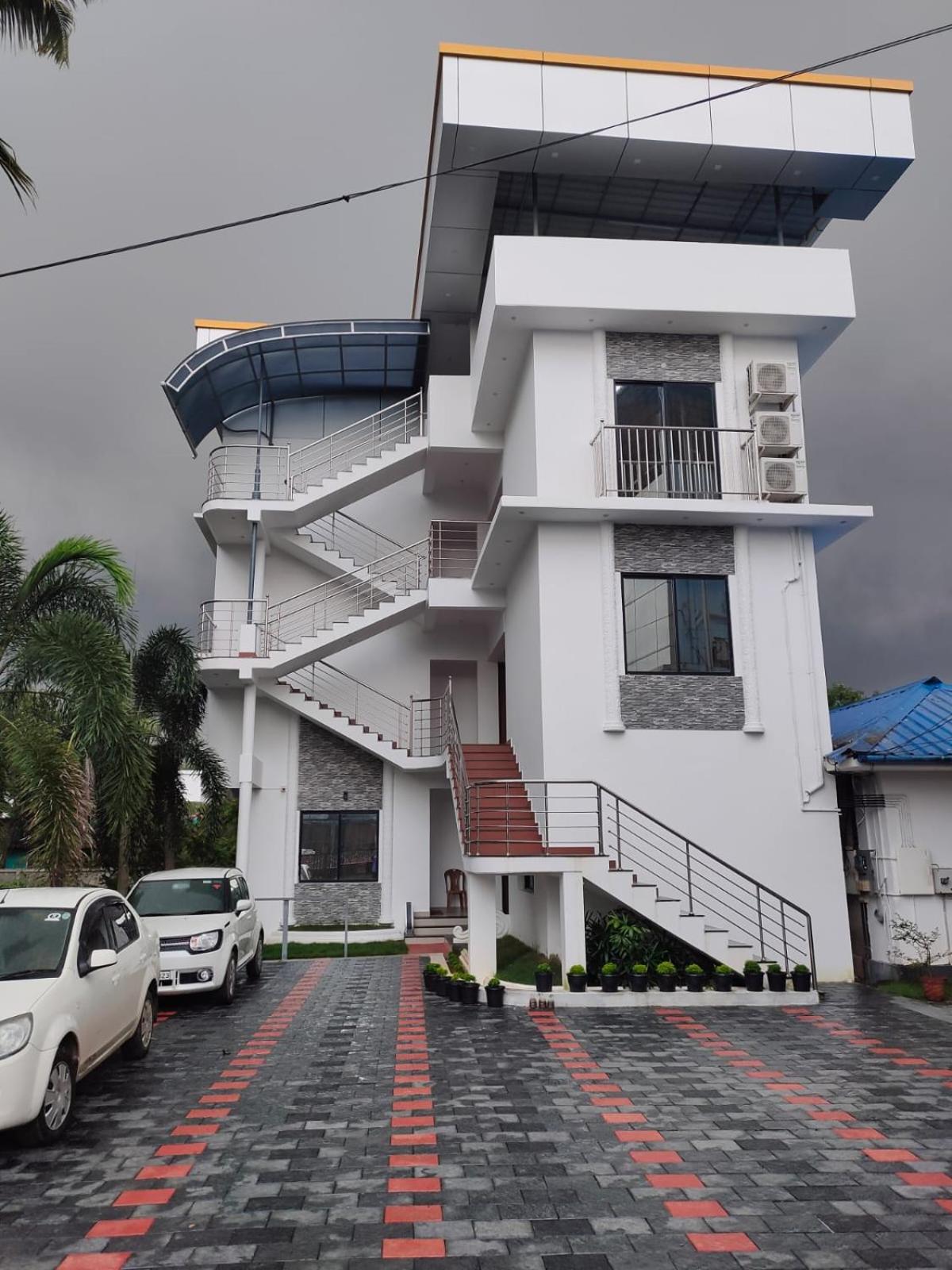 Diamond Residency
