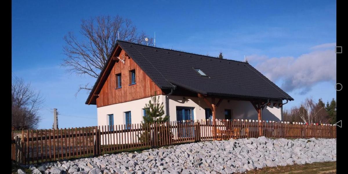 Chalupa pod dubem , Hlinov , Novohradské hory , Nové Hrady