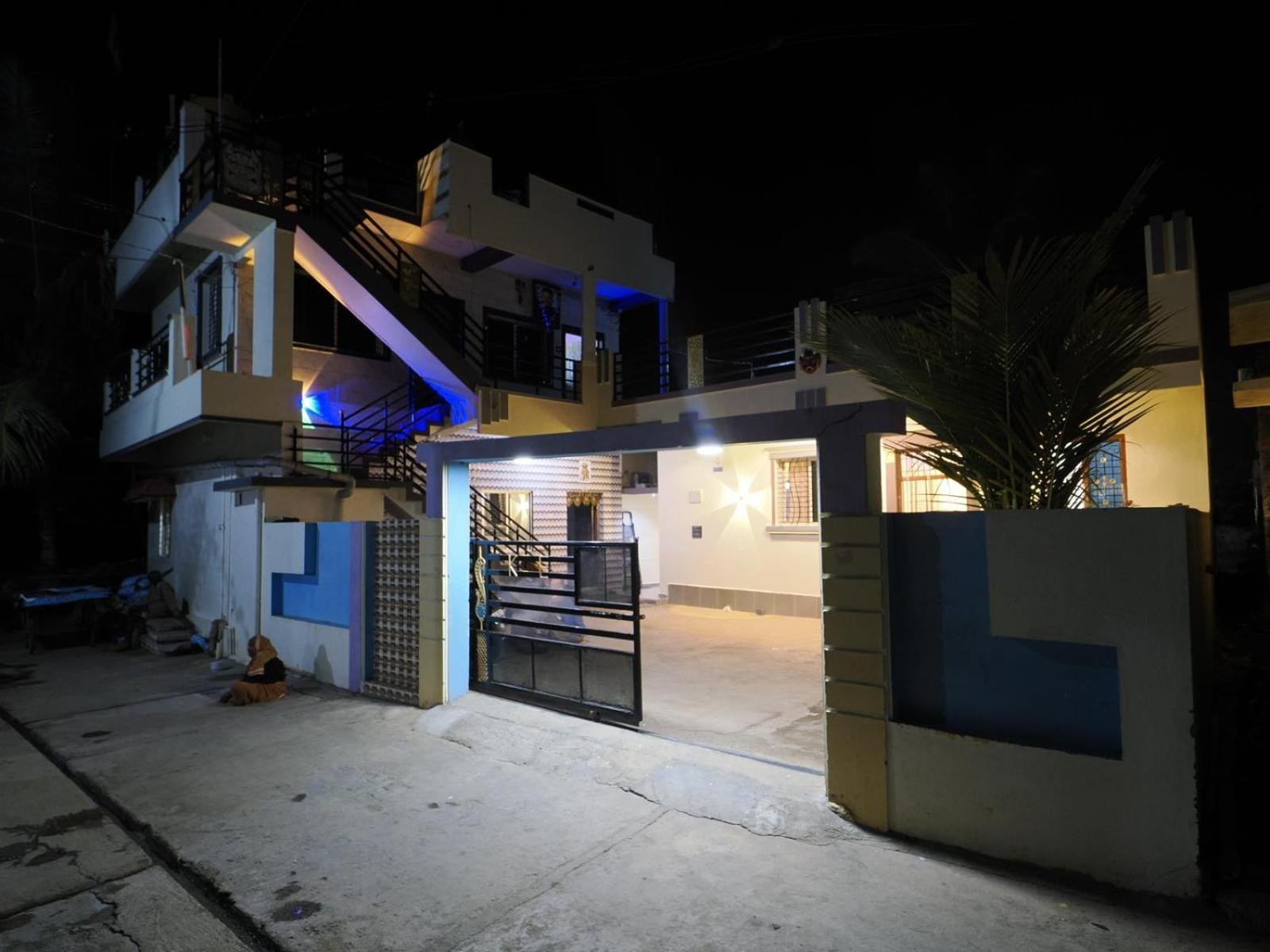 Coconut Homestay Hampi