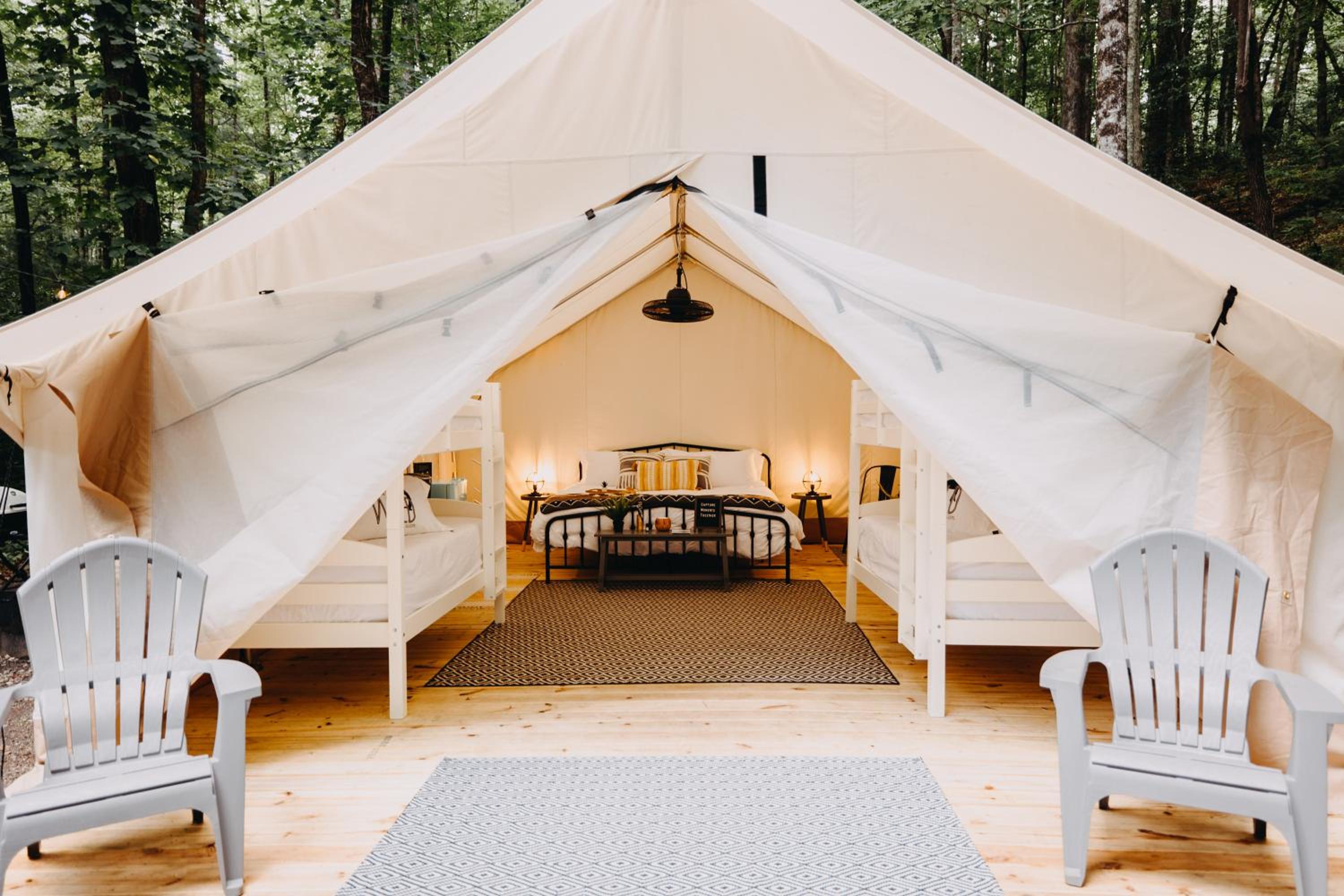 Luxury Spacious Glamping with Lake View - Property Image 1