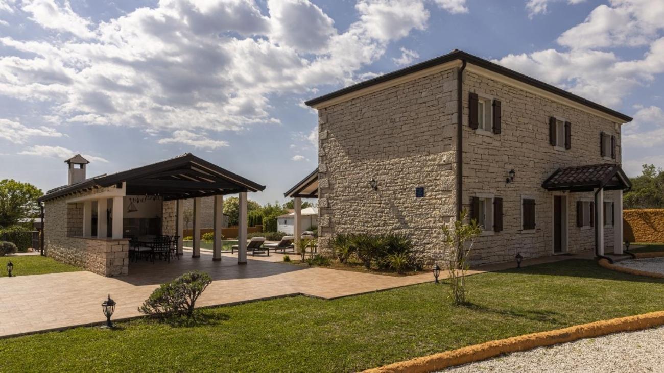 Villa Lux. Ema view 3