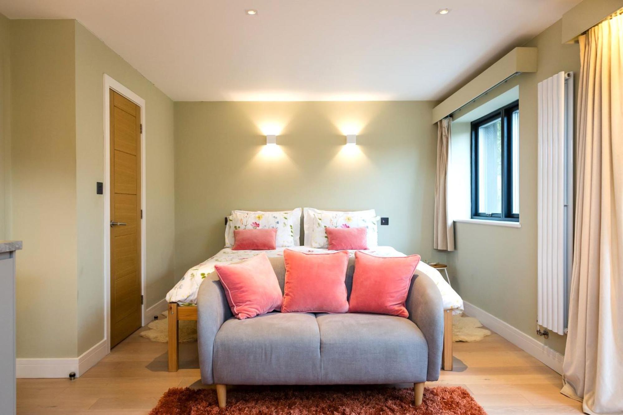 South Downs Studio - bijou hikers hideaway view 2