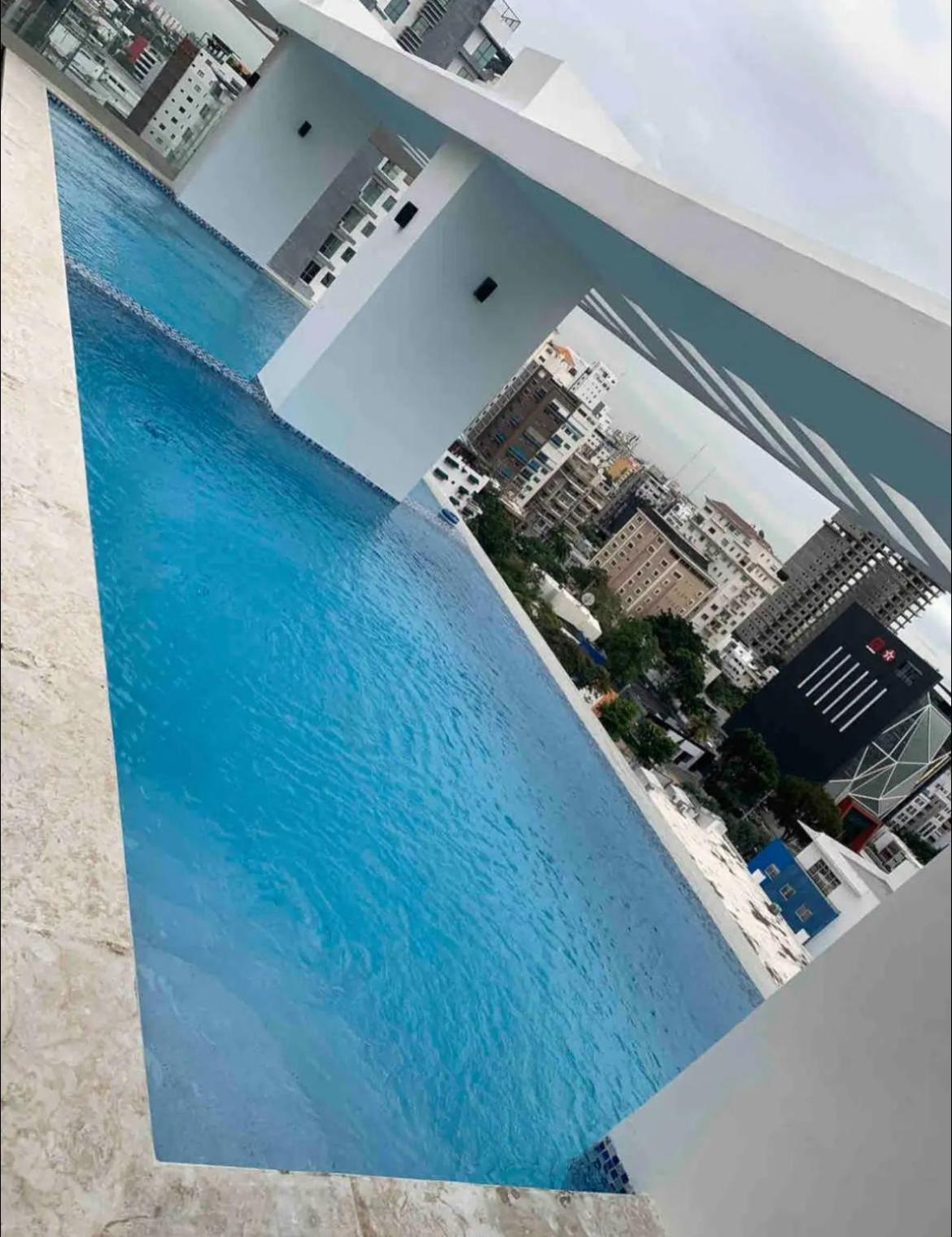 1BR Luxury apartment Pool, gym, rooftop Santo Domingo view 2