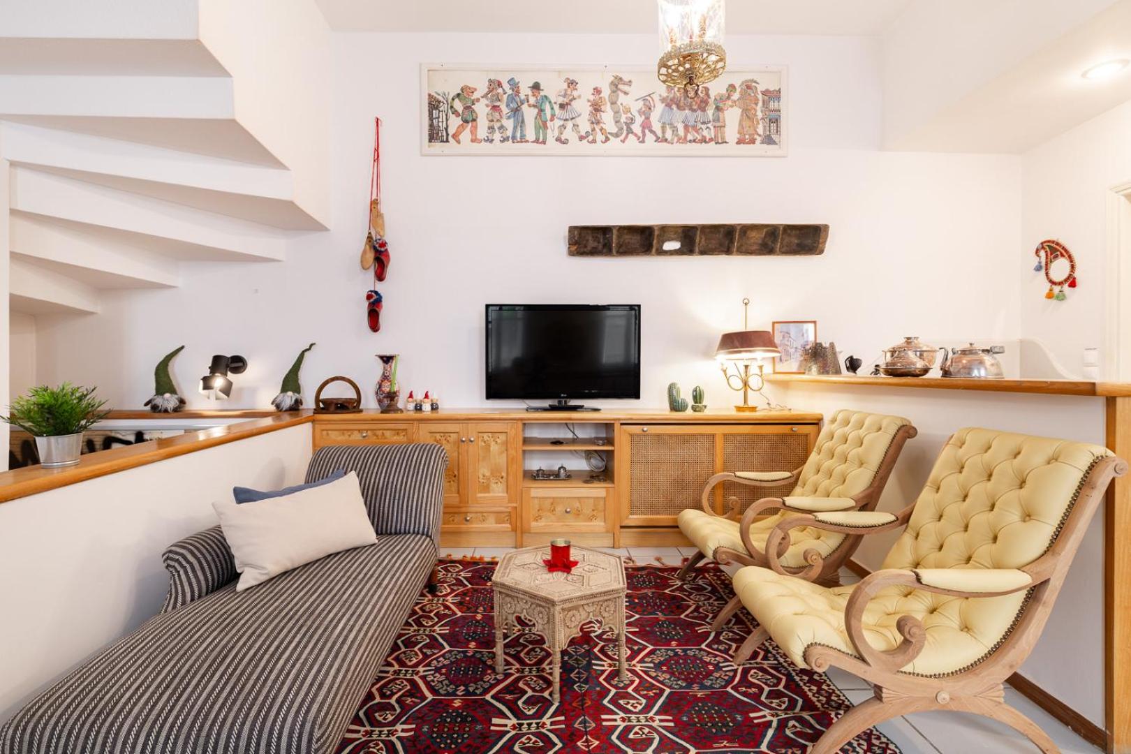 Athenian Getaway Villa in Plaka with Acropolis View by Athenian Homes