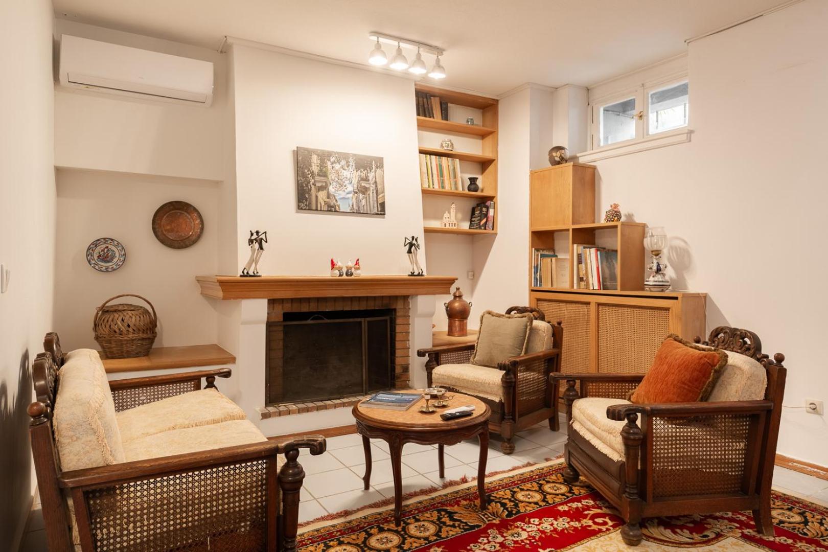 Athenian Getaway Villa in Plaka with Acropolis View by Athenian Homes
