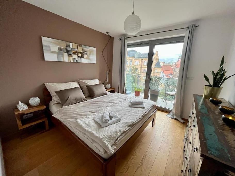 Apartment in historical center with park view