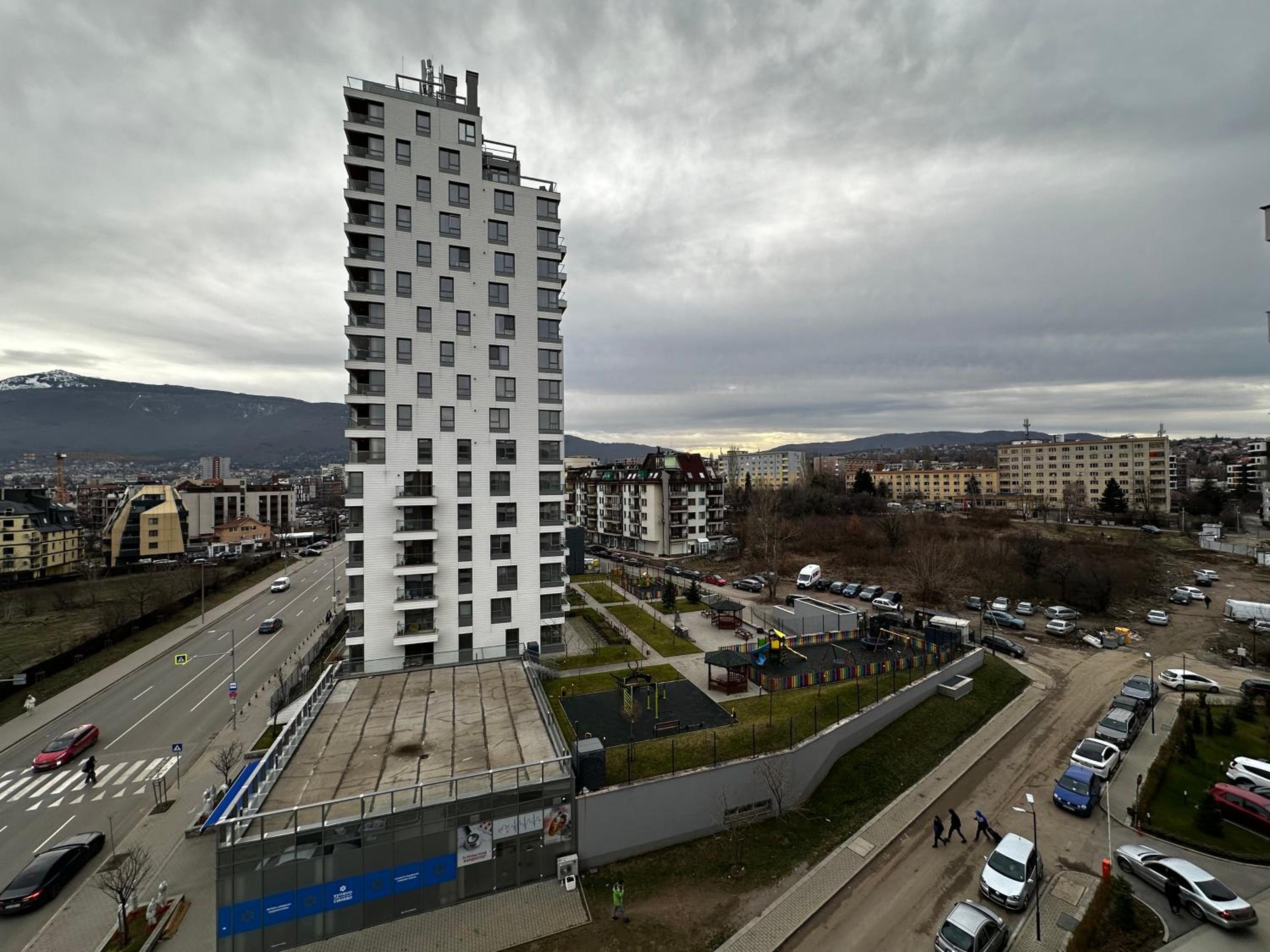 1BR Modern condo near the University