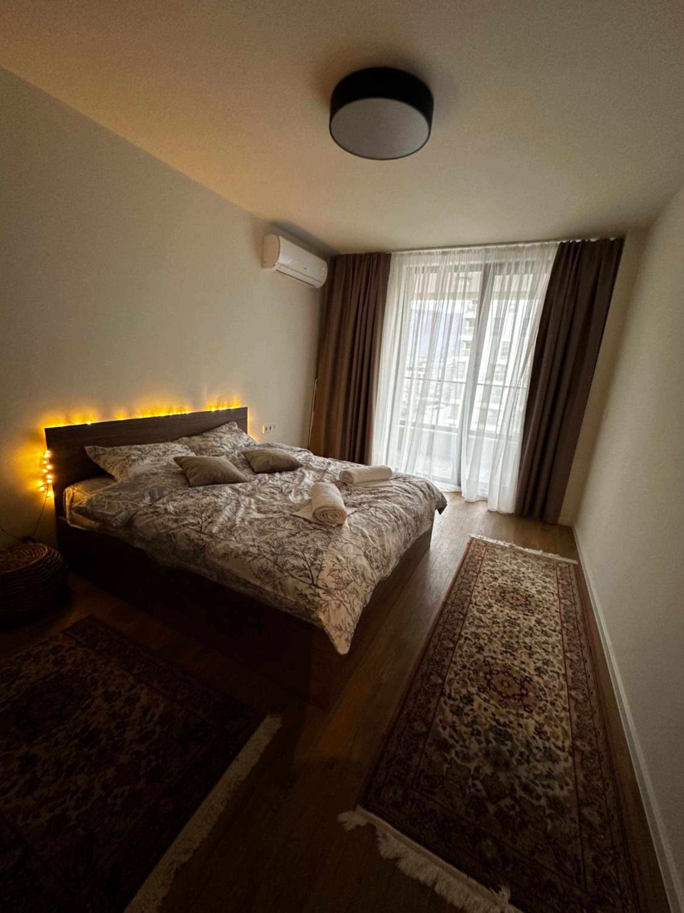 1BR Modern condo near the University
