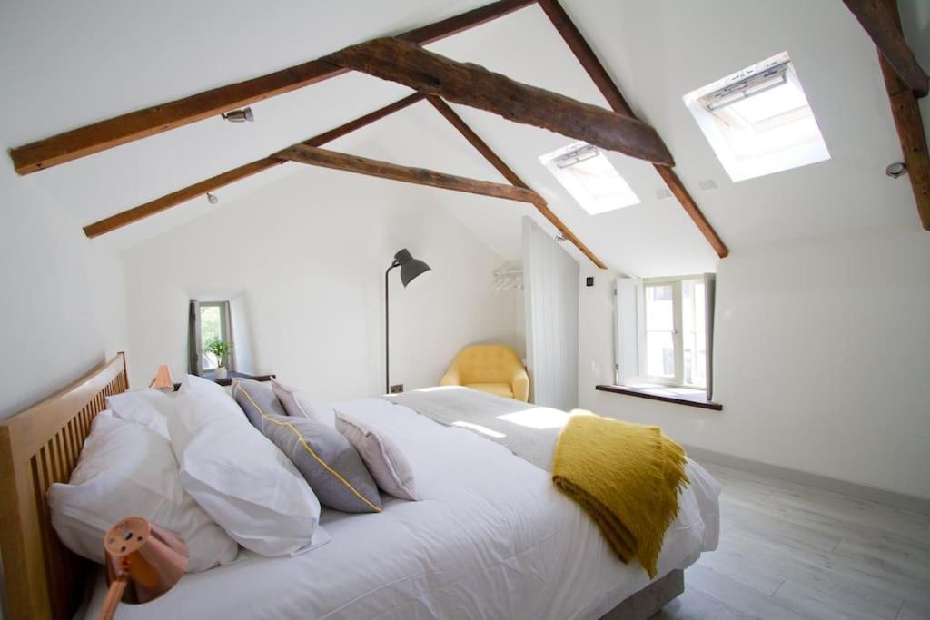 Barnwell Cottage *Stunning Cornish Cottage* Oozing Charm + Comfort view 2