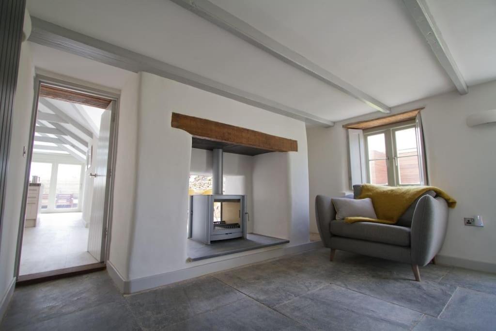 Barnwell Cottage *Stunning Cornish Cottage* Oozing Charm + Comfort view 5