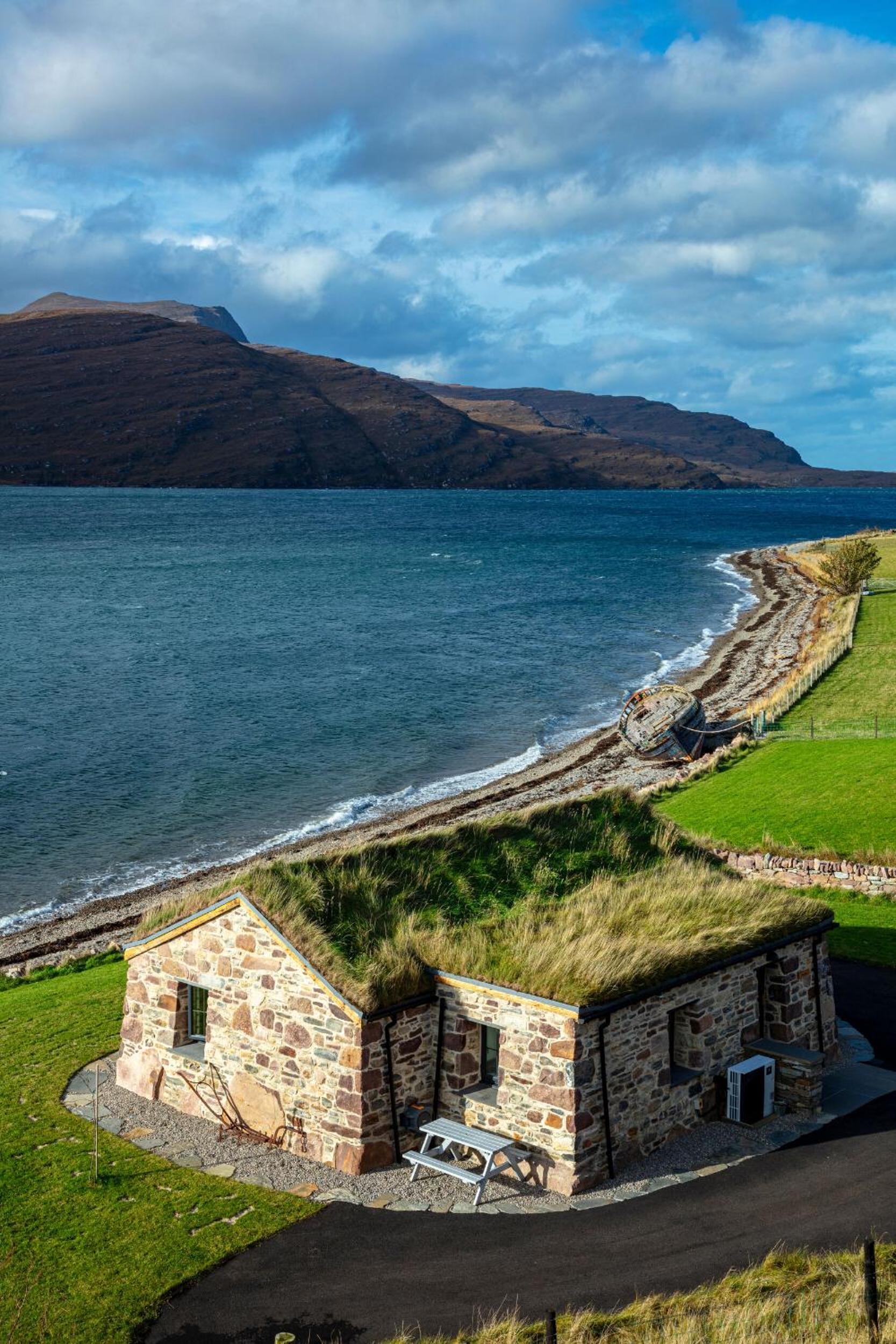 The Ruin - Wood fired hot tub - Lochside - Dog friendly view 3
