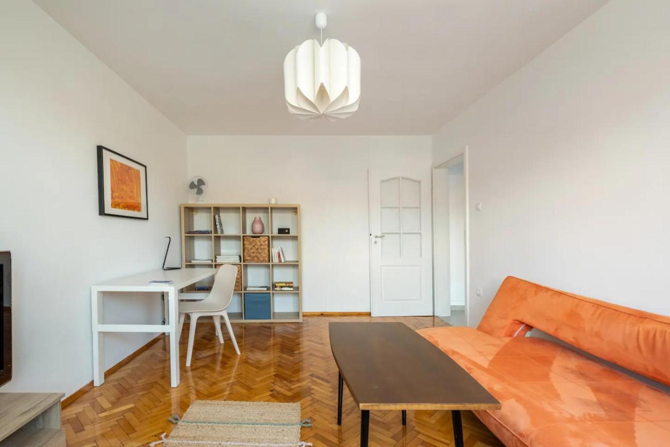 Lovely 1-BDR apartment with view of Cathedral