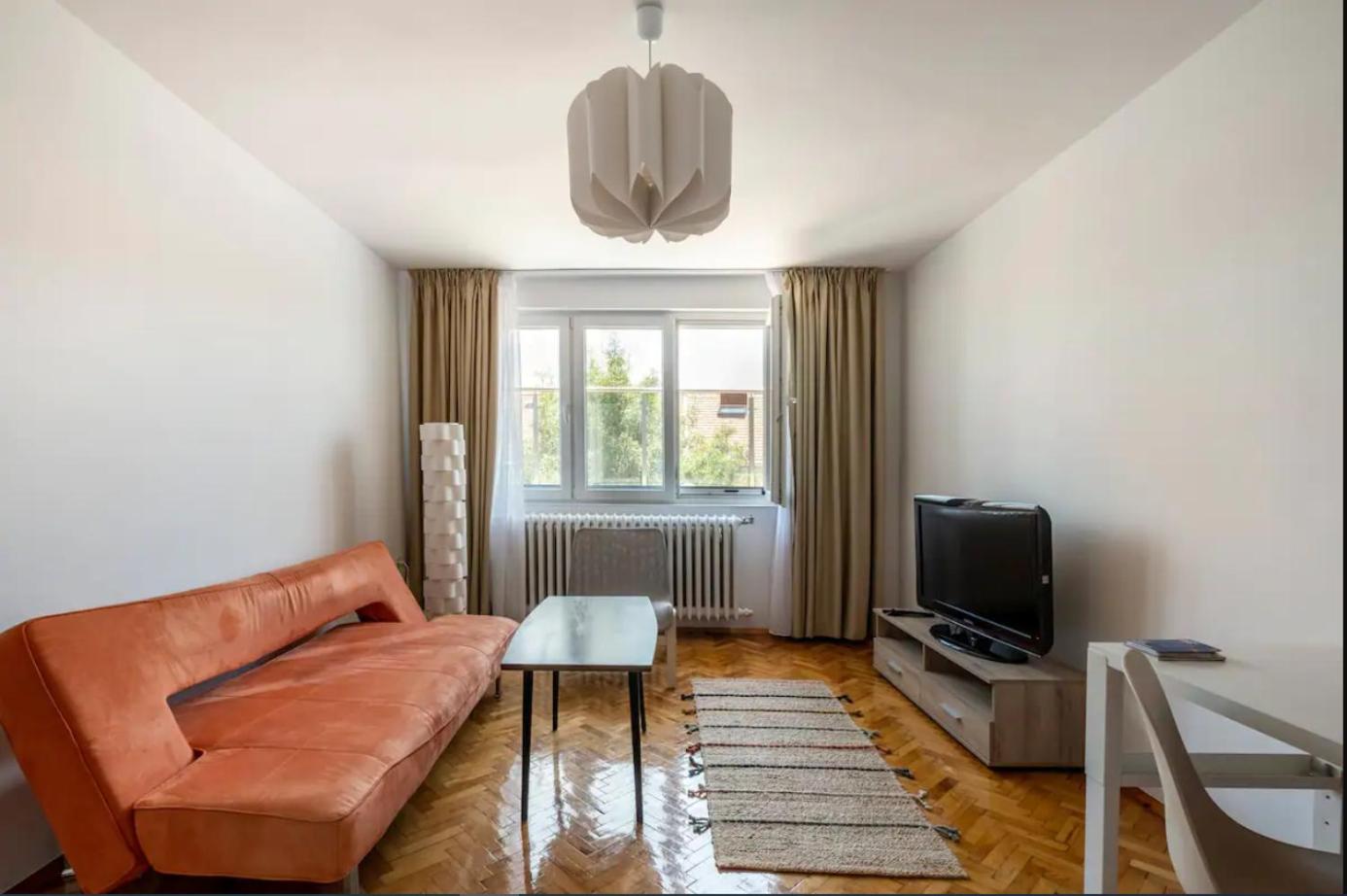 Lovely 1-BDR apartment with view of Cathedral
