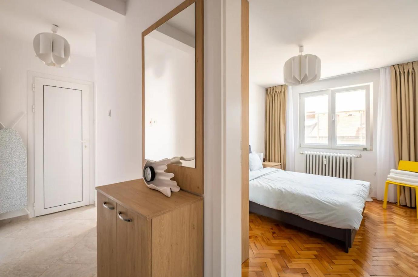 Lovely 1-BDR apartment with view of Cathedral