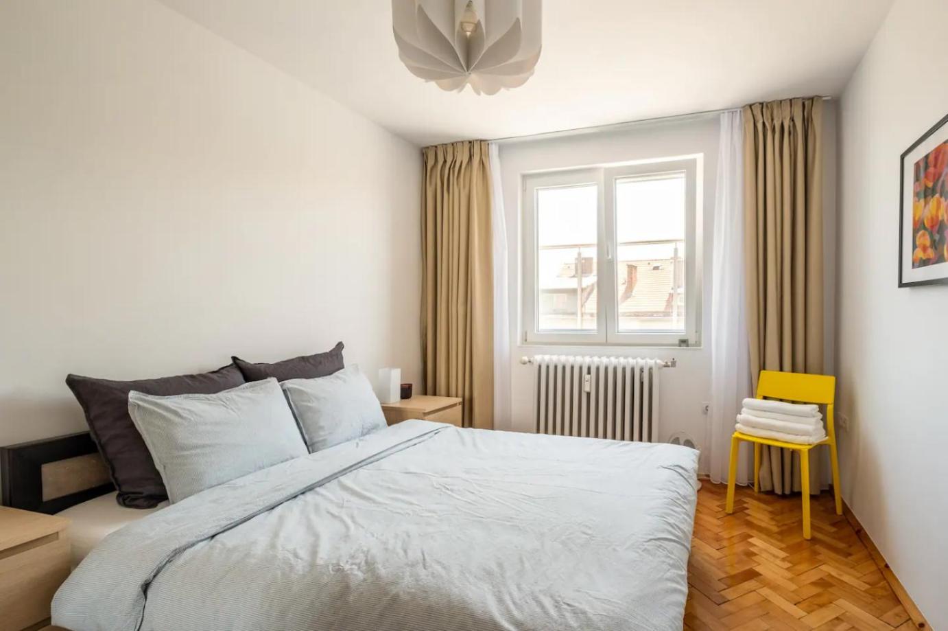 Lovely 1-BDR apartment with view of Cathedral