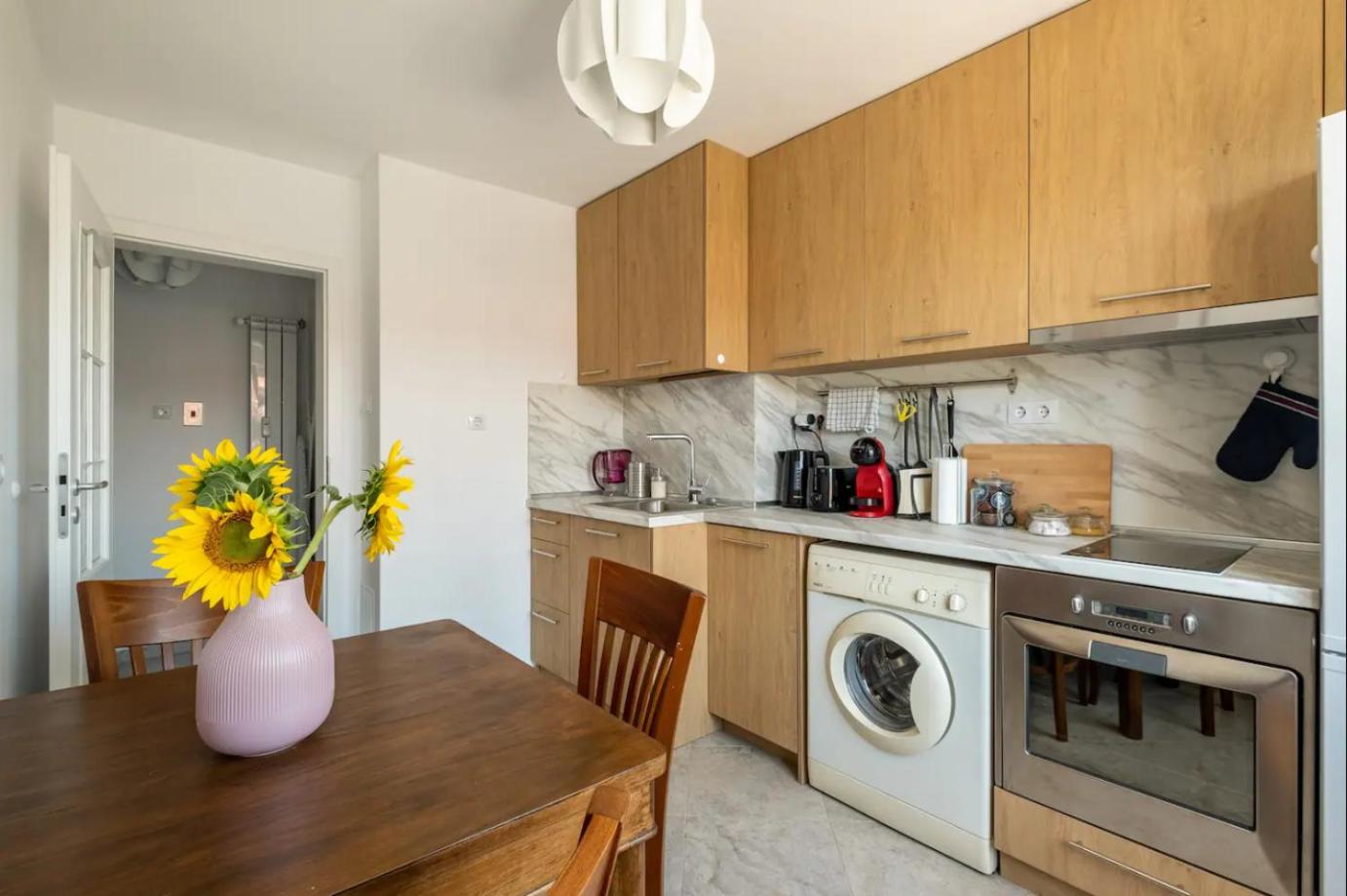 Lovely 1-BDR apartment with view of Cathedral