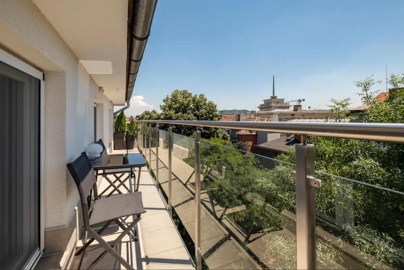 Lovely 1-BDR apartment with view of Cathedral