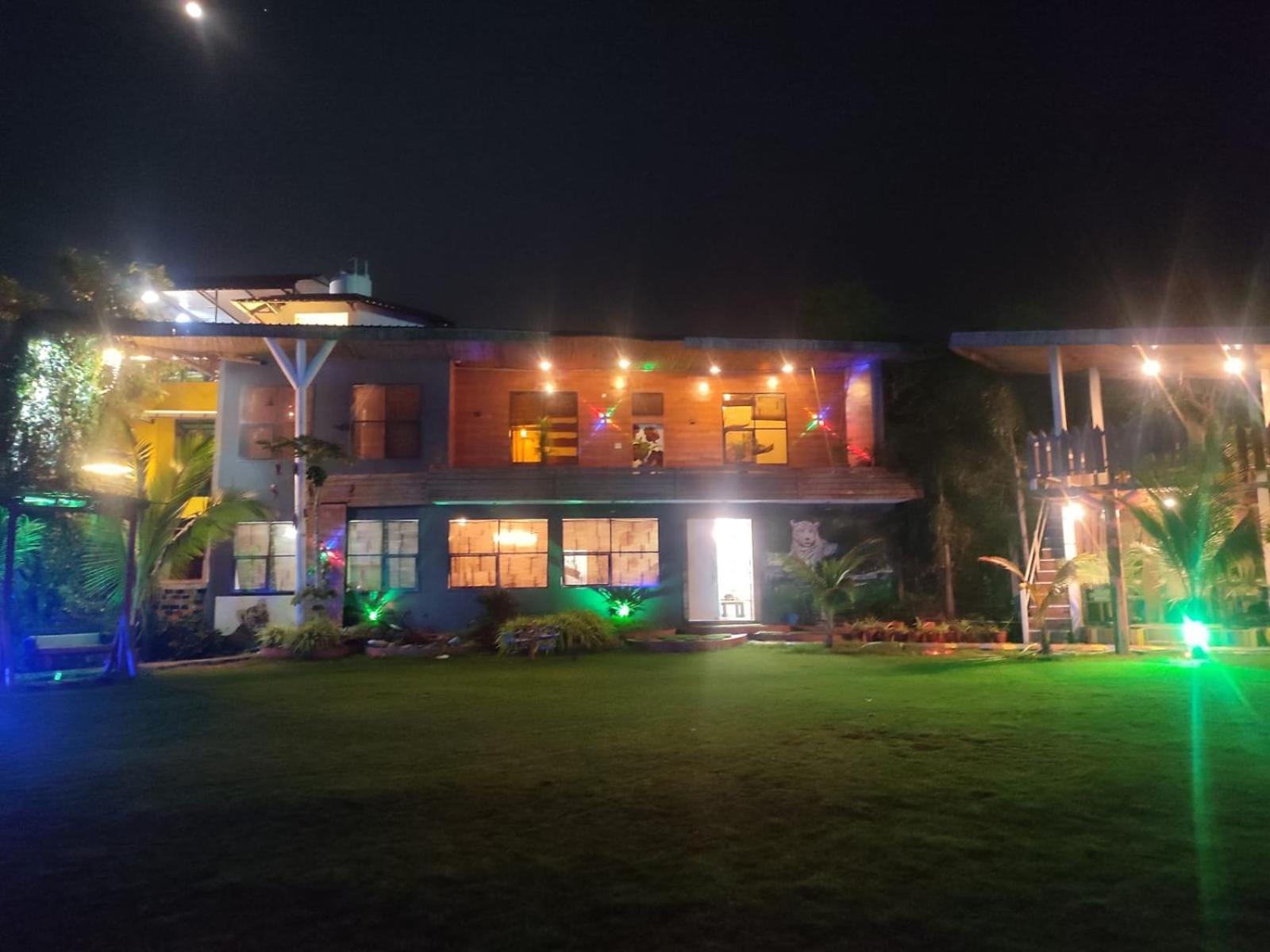 Leopard Farmhouse