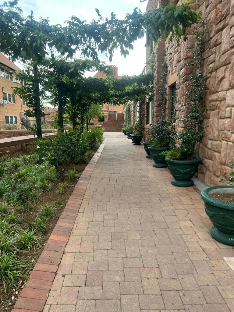 Premium Cozy Apartment (0% loadshedding)