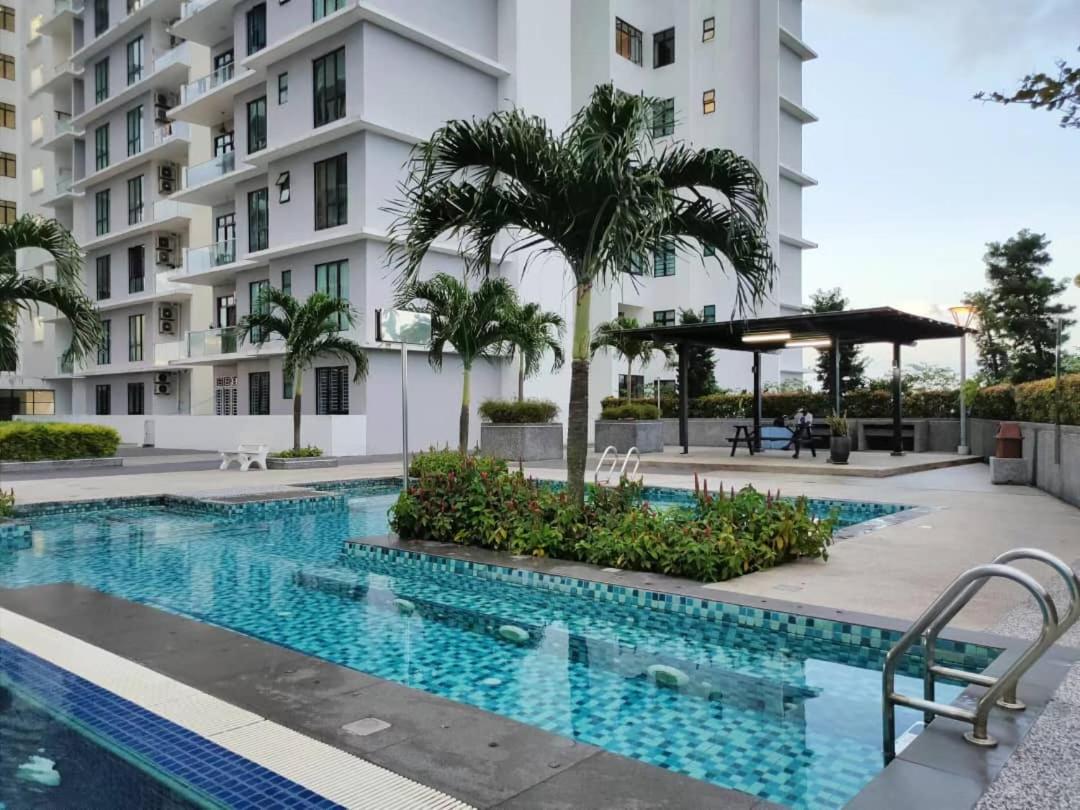 Beside Paradigm Mall shop & gathering 4BR