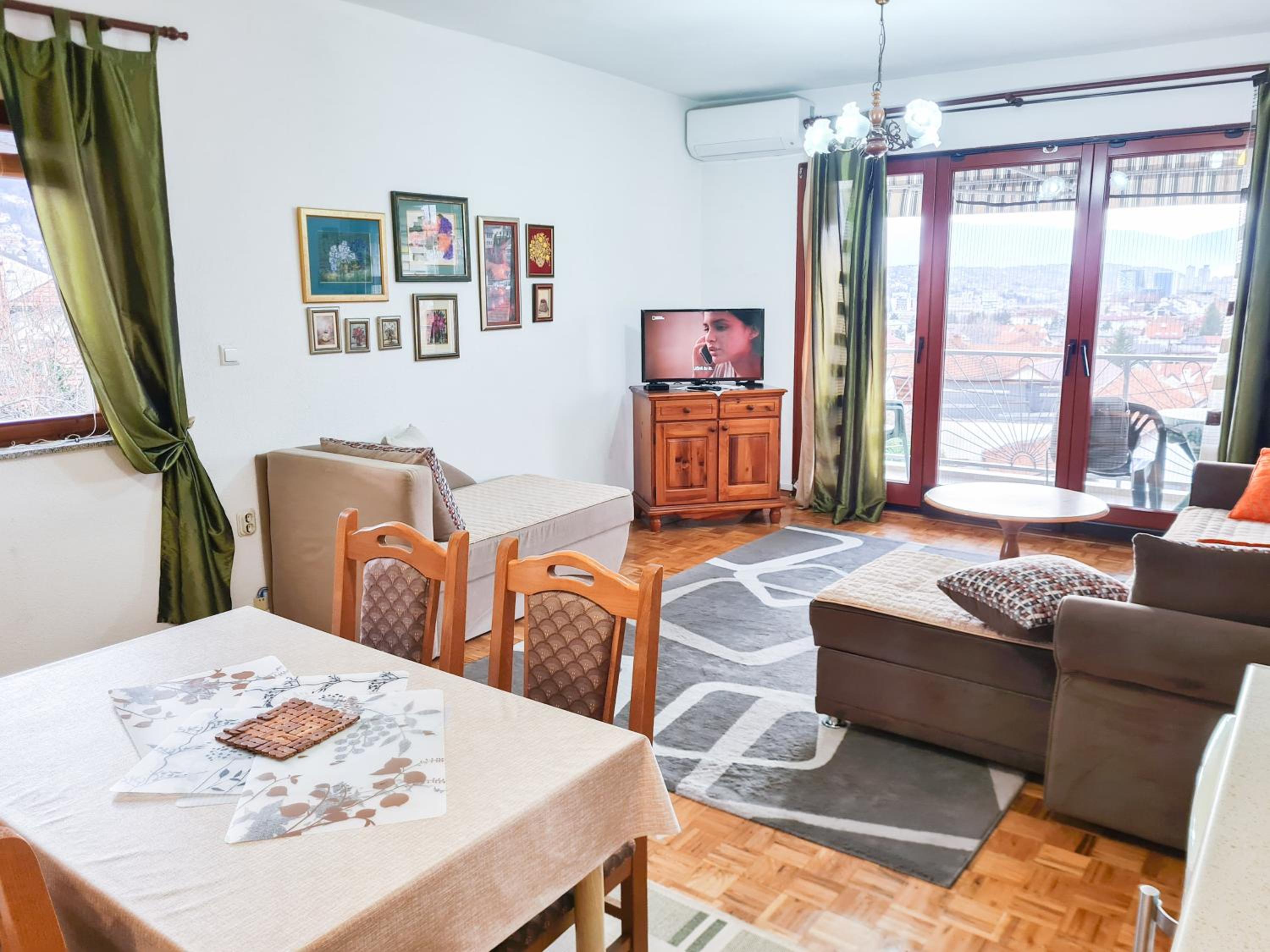 Urbanscape Apartment + Free Private Parking