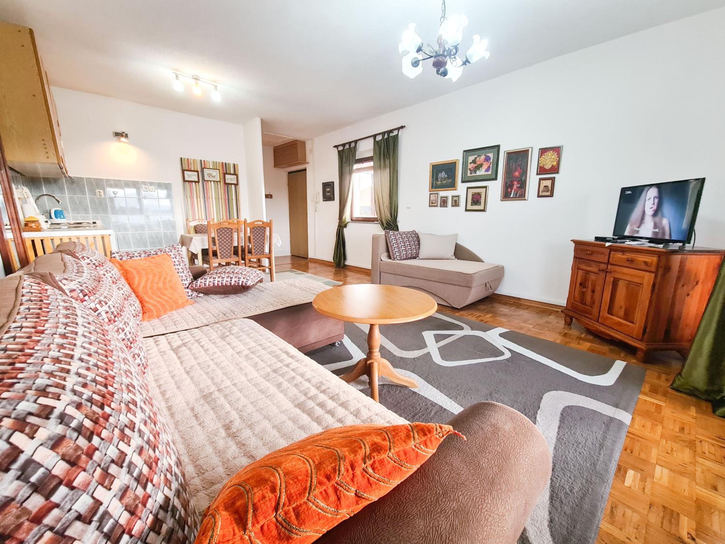 Urbanscape Apartment + Free Private Parking