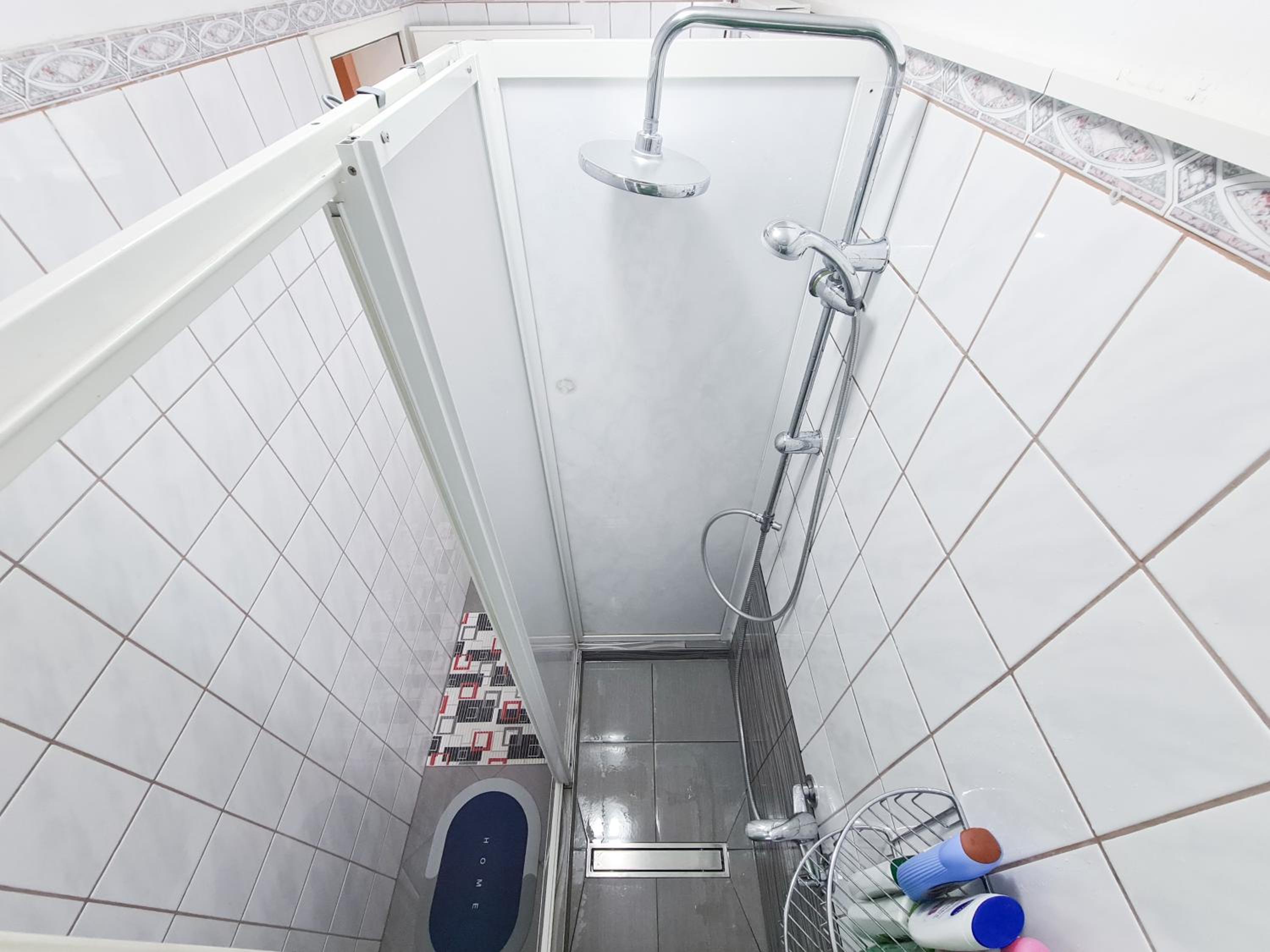 Urbanscape Apartment + Free Private Parking